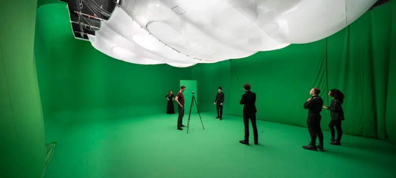 Green Screen & Blue Screen Studio
