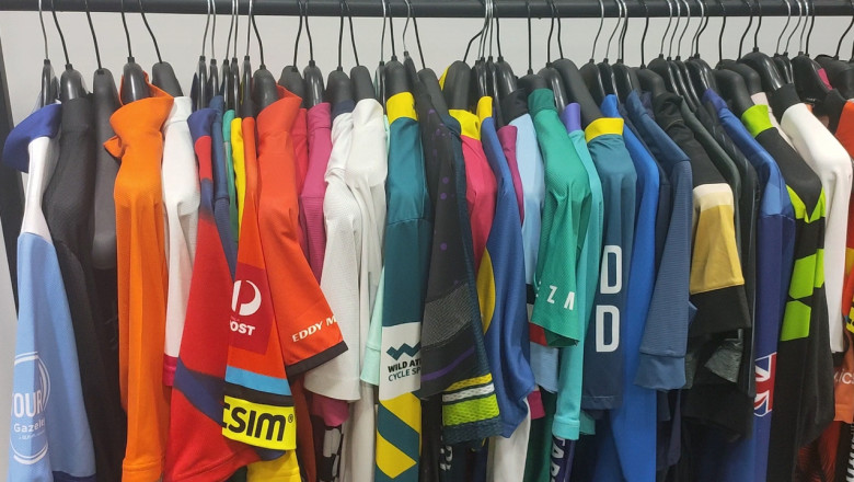 Finding Reliable Wholesale Clothing Suppliers in the UK: A Step-by-Step Guide